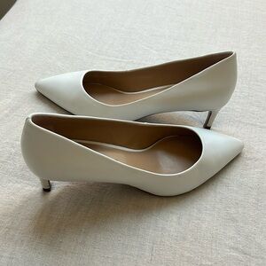 Banana Republic White Leather Kitten Heel Pumps